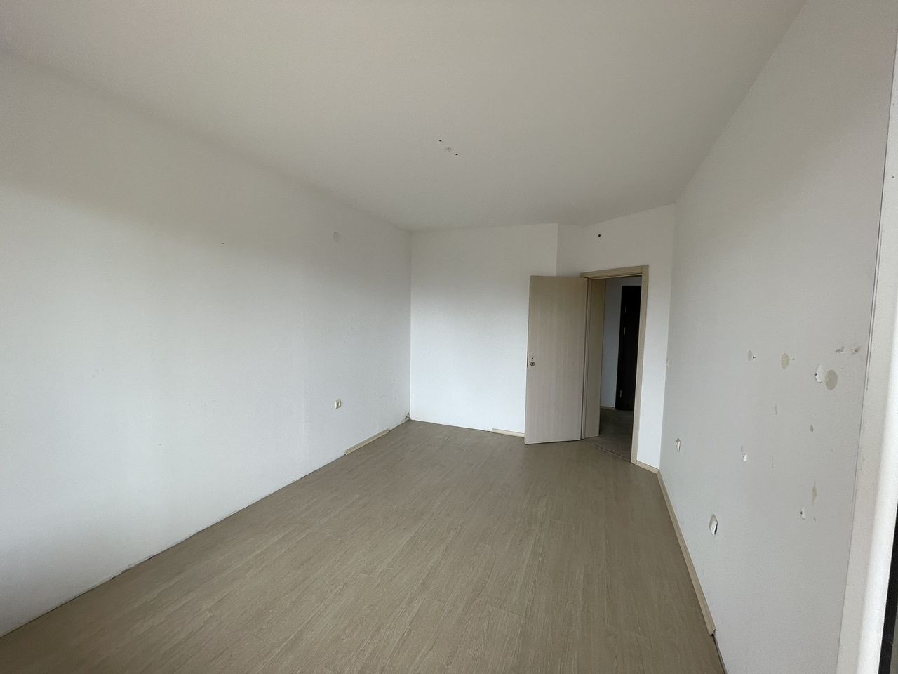Продава се Двустаен апартамент в Каварна - 91 кв.м за 549 €/кв.м - Снимка #9