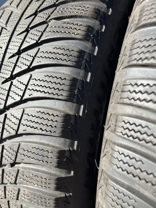 2 бр. зимни гуми 205/55/16 Bridgestone DOT 3116 4,5-5 mm