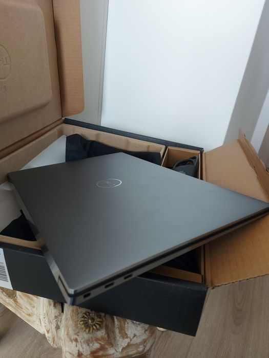 Dell Precision 5570, 15.6" 4K TOUCH, i7 12800H, 32Gb, A2000, 1Tb