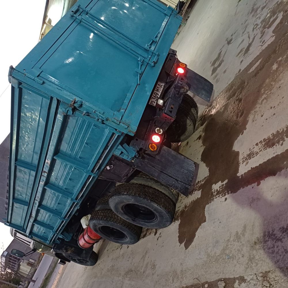 Kamaz srochni sotiladi