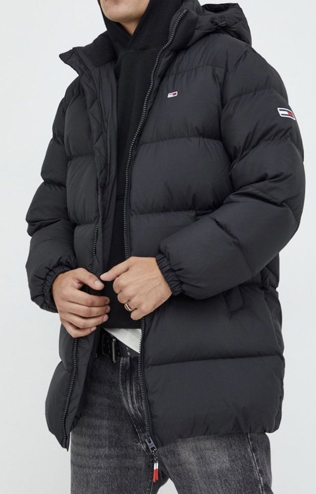 Geaca Tommy Hilfiger Tommy Jeans de puf parka neagra S