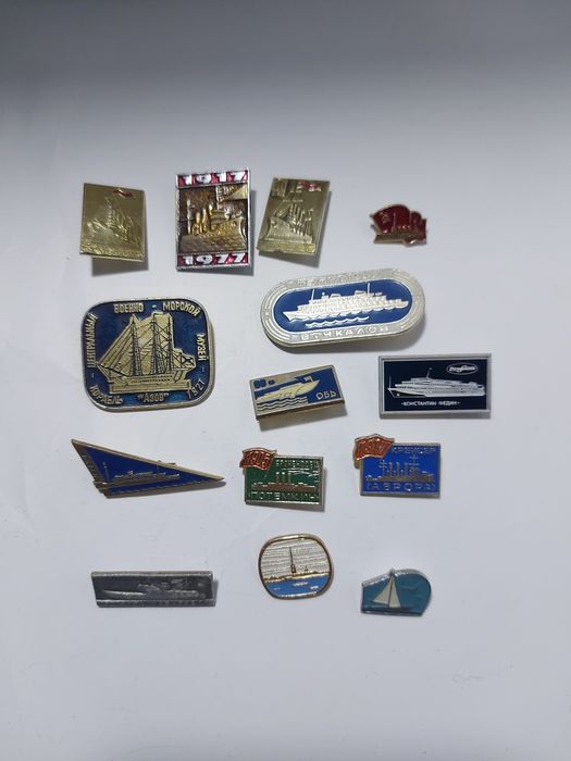 Советские значки.