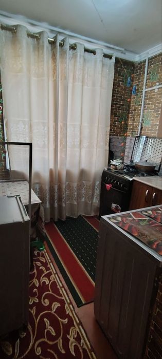 Чирчик шахар
Октябр  
#1-хона 1-етаж 
Квартира ижарага берилади
Нар