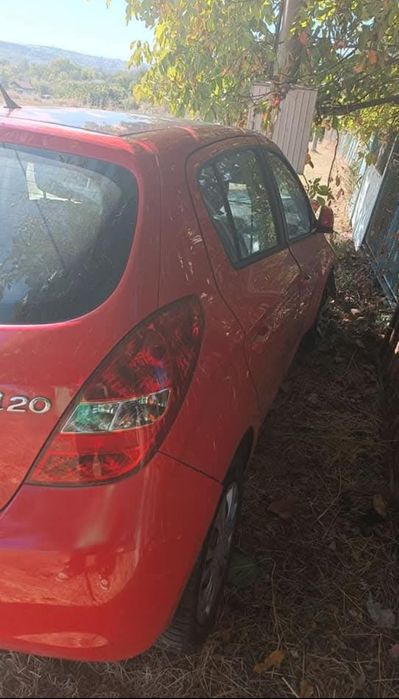 Hyundai i20 1.4i 98.к.с Само на части!!!