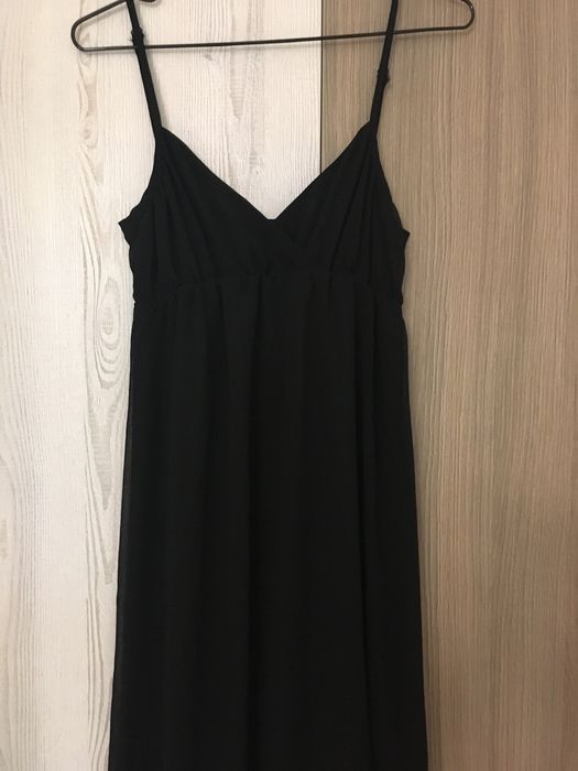 Дълга черна рокля BikBok