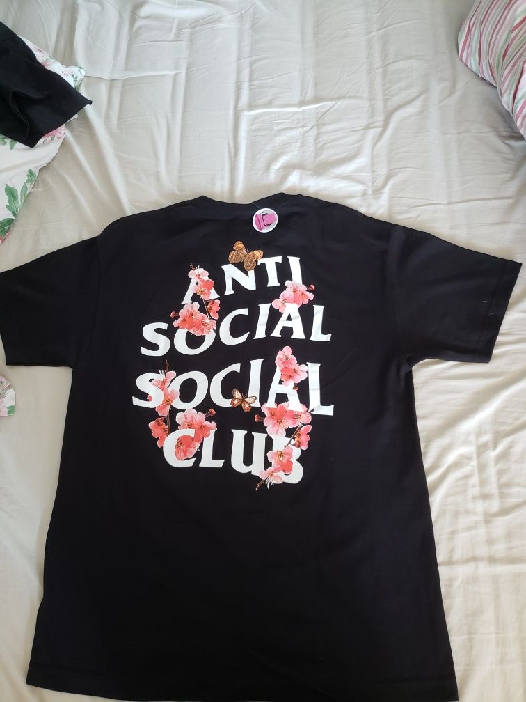 Tricouri anti social social club (assc) se vând separat sau amândouă