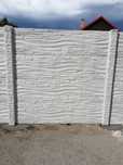 Plăci si stâlpii de beton