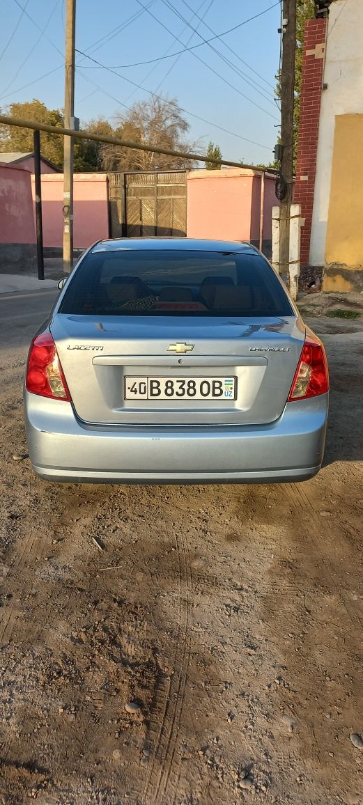 Ласетти 1.8  йили 2012
