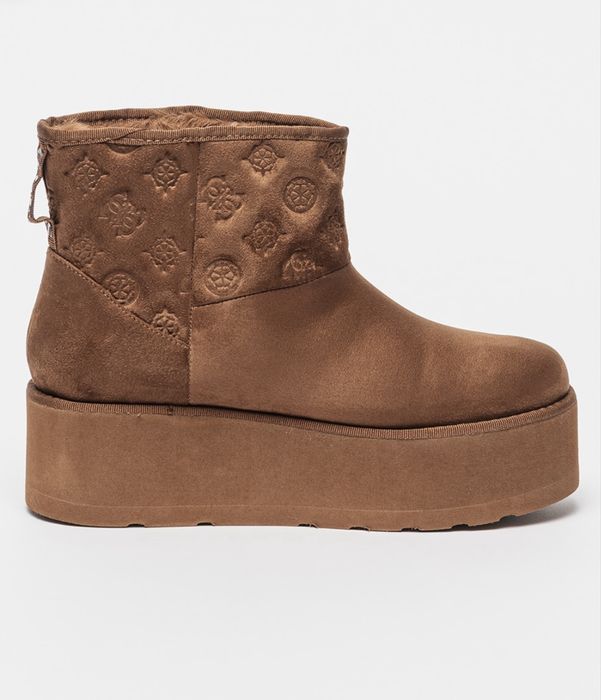 Чисто нови боти Guess