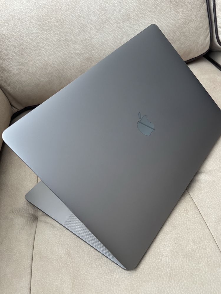 MacBook Pro 15 A1990 2018 TouchBar