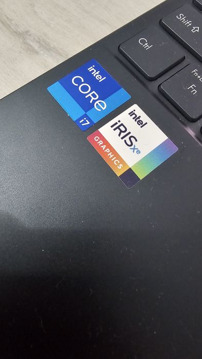 ASUS ZenBook i7- 13.3" OLED UX325EA cu procesor Intel® Core™ i7-1165G7