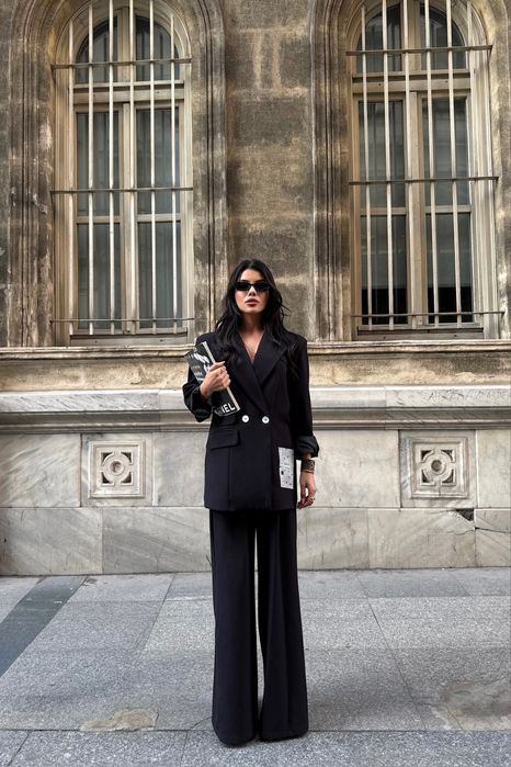 Дамски елегантен костюм – сако и широк панталон