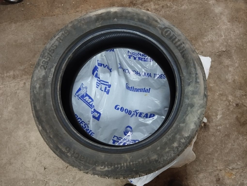 Продам летнее шины 235/55/19 Continental