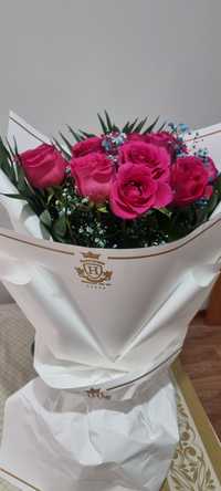 Продам свежие цветы. Розовые розы 15шт. Высота 60 см.