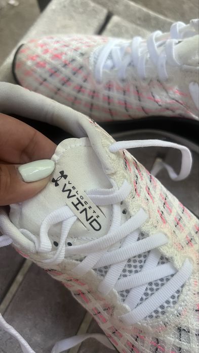 Under Armour UA W FLOW Velociti Wind-38,5/ бартер за други 39 номер
