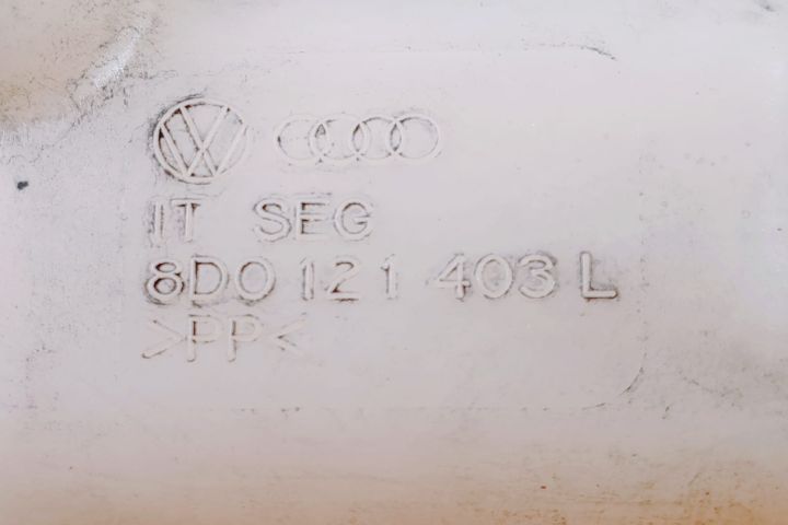 Vas expansiune 8D0121403L Volkswagen VW Bora prima generatie seria