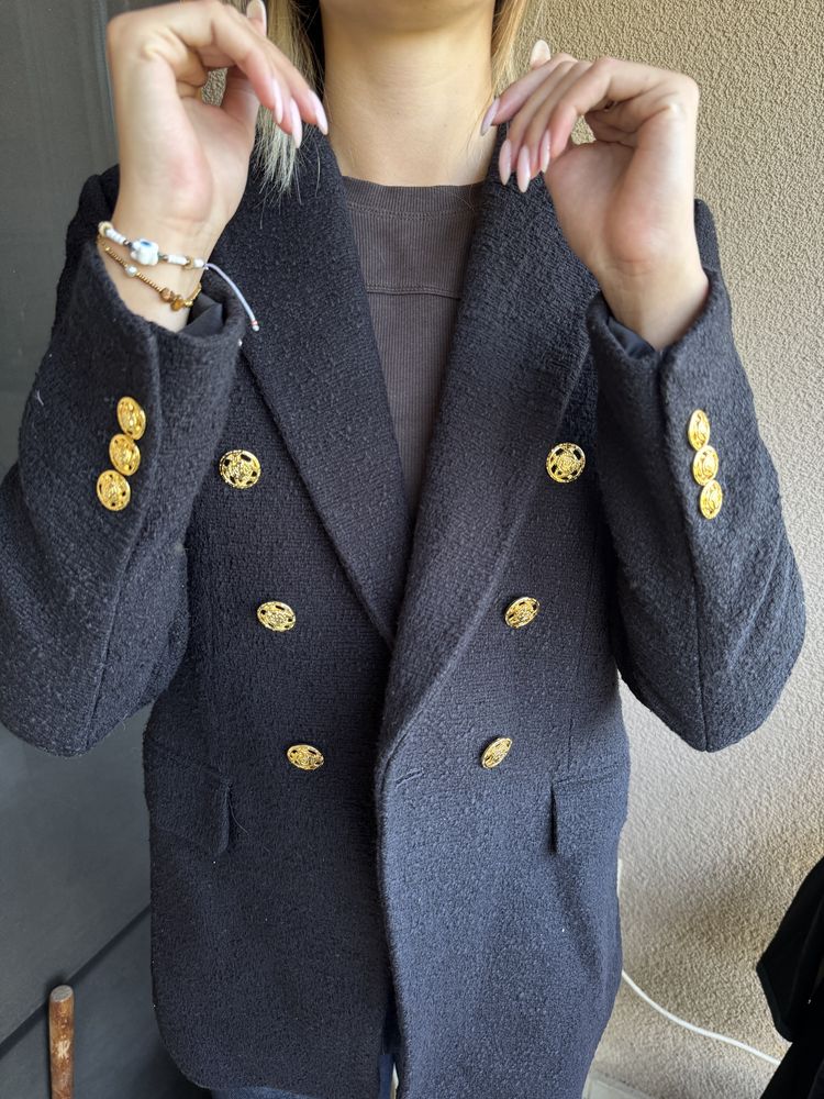 Елегантно черно сако Zara