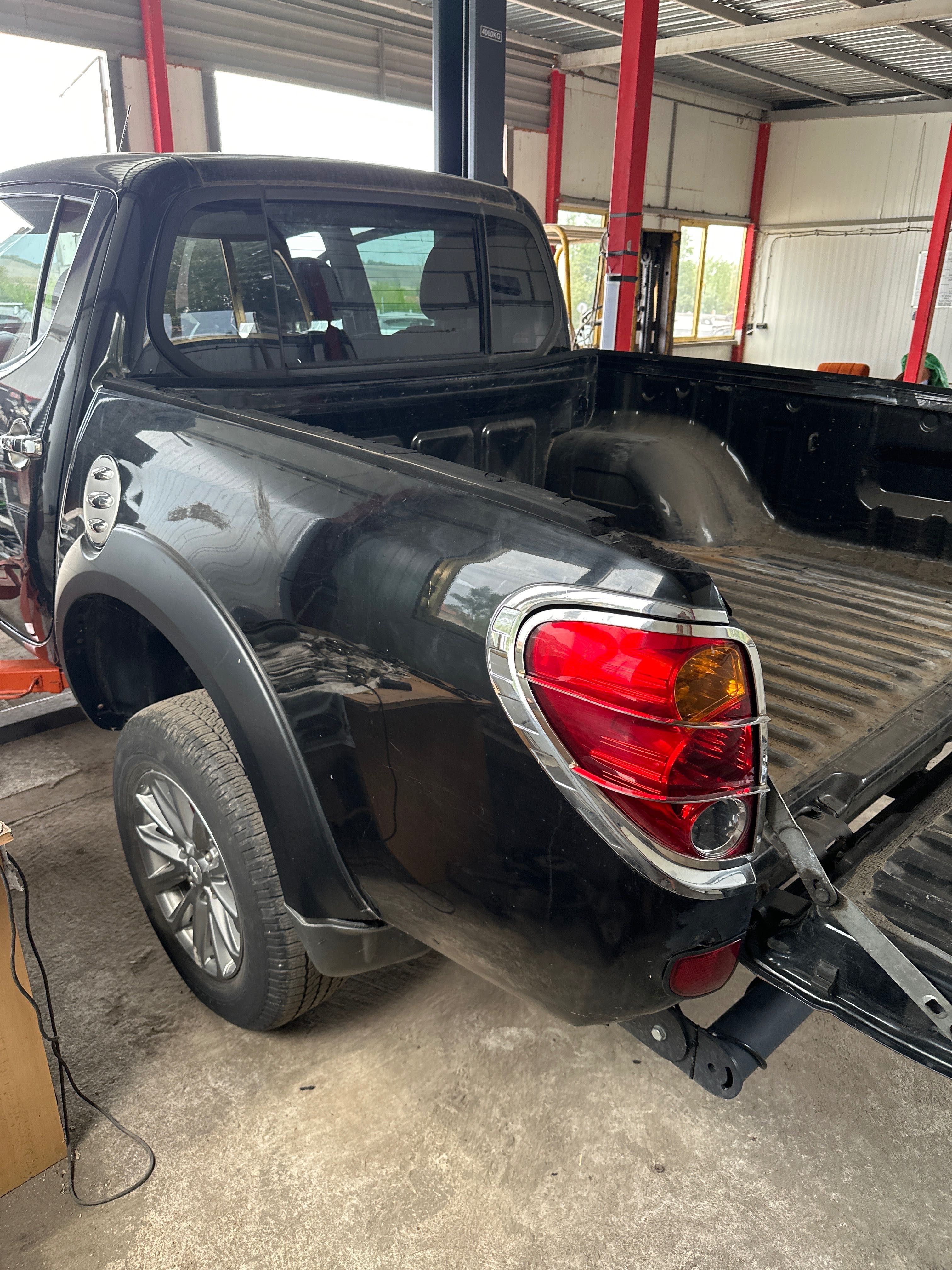 Заден кош Mitsubishi L200
