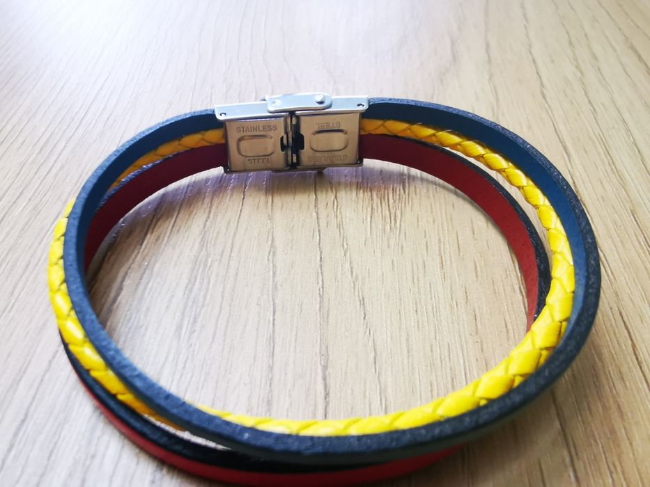 Brățară tricolor cu mesaj