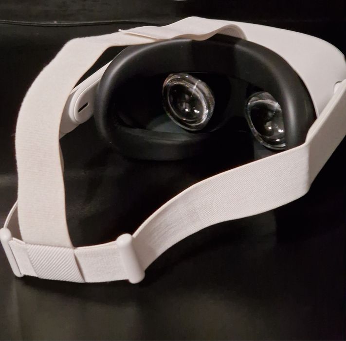 Vând ochelari VR Oculus Quest 2, 256GB