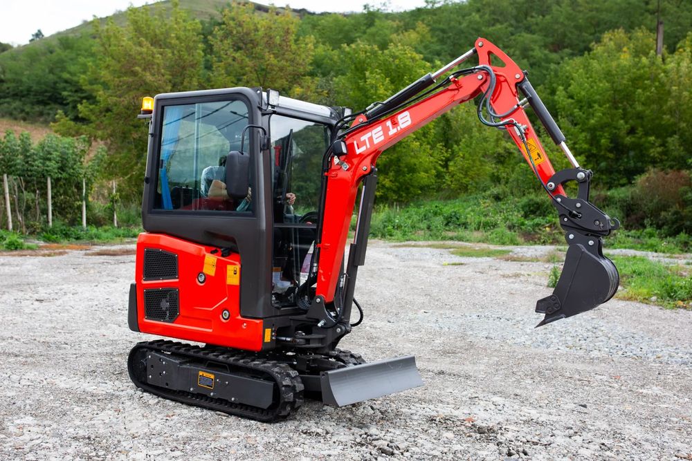 Leotec LT 1.8 Mini excavator Leotec 1.8 pe șenile de cauciuc