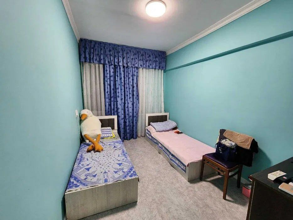 Продается Ц-5 квартира 3-комнатная 70 квадрат кирпич 3/2/4