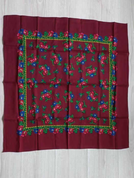 Batic/naframa traditionala neagra/rosie