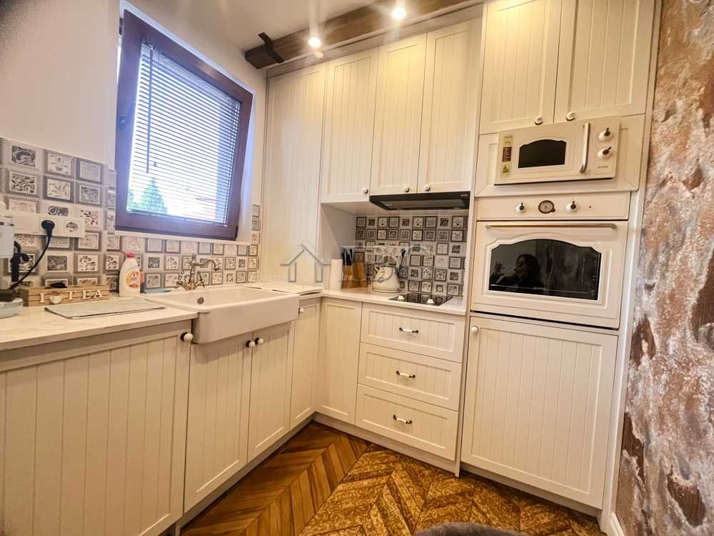 Дава се под наем Двустаен апартамент в Русе, Център - 62 кв.м за 561 € - Снимка #3