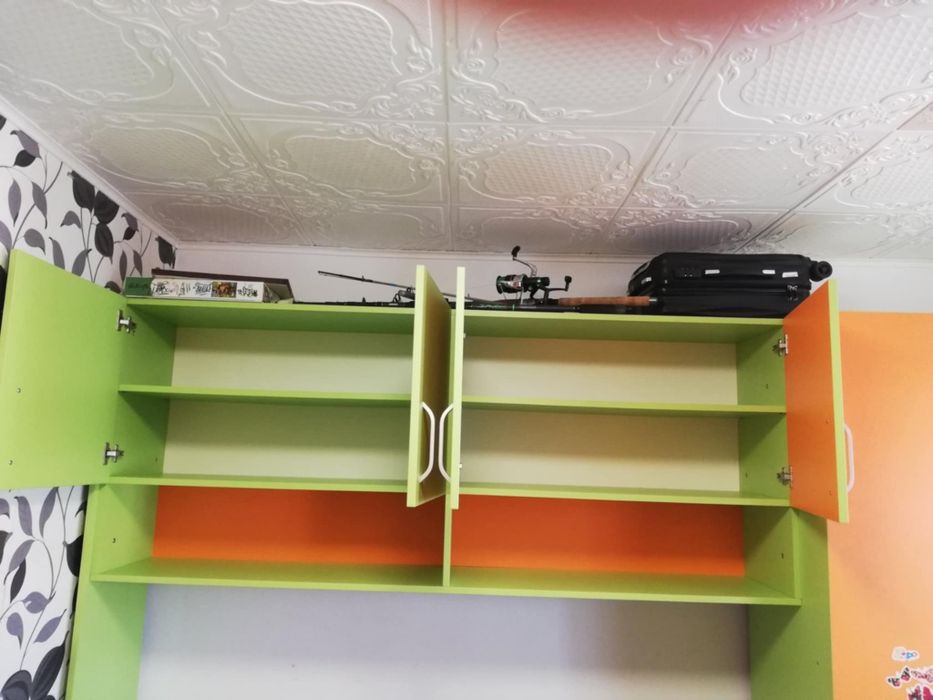 Se vinde mobilă dormitor copii,executată pe comanda pentru băiat și f