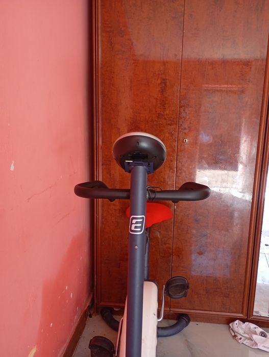 Vând bicicleta electrica functionala