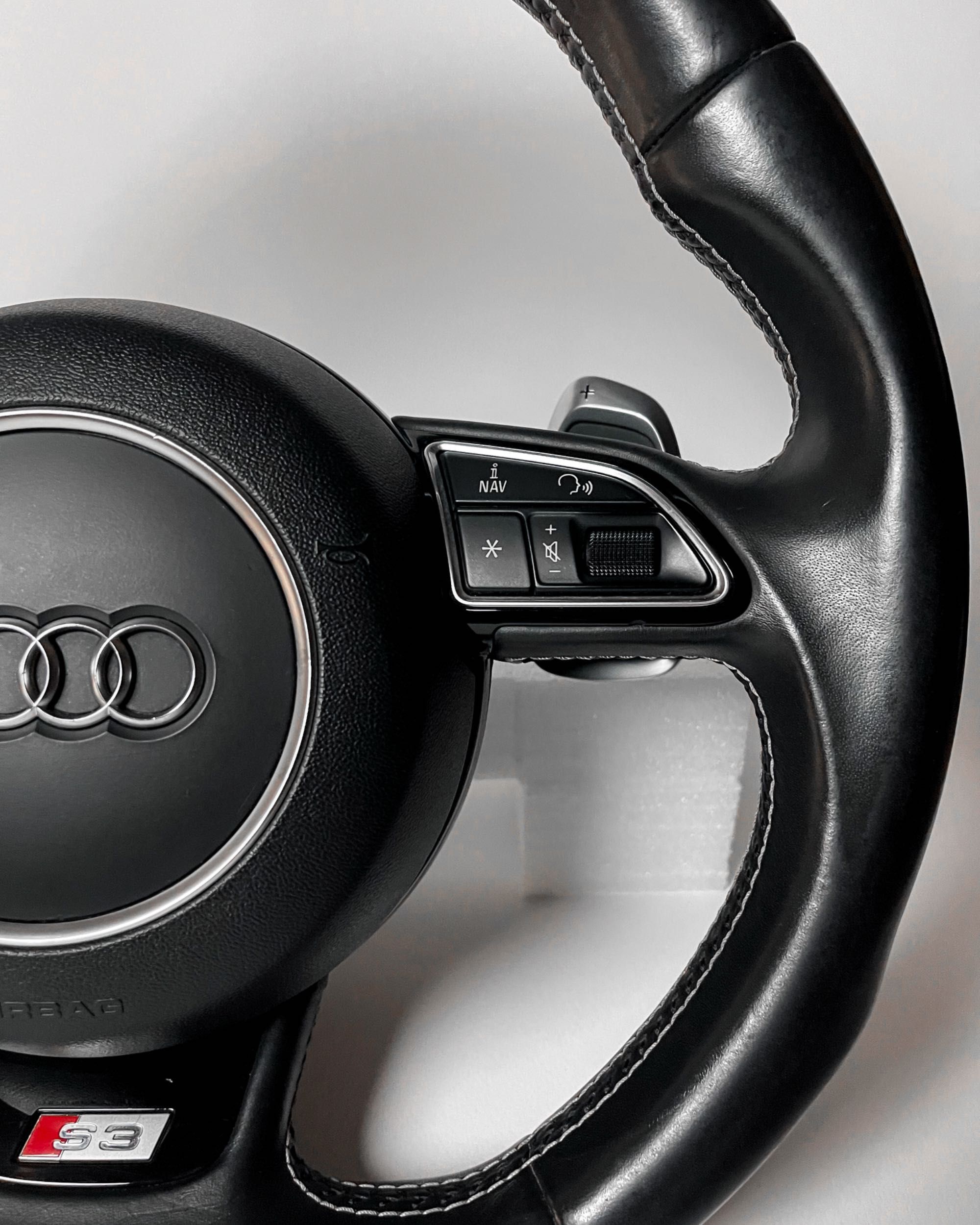 Audi S3 8v Flat bottom steering wheel / Ауди С3 8в скосен волан.