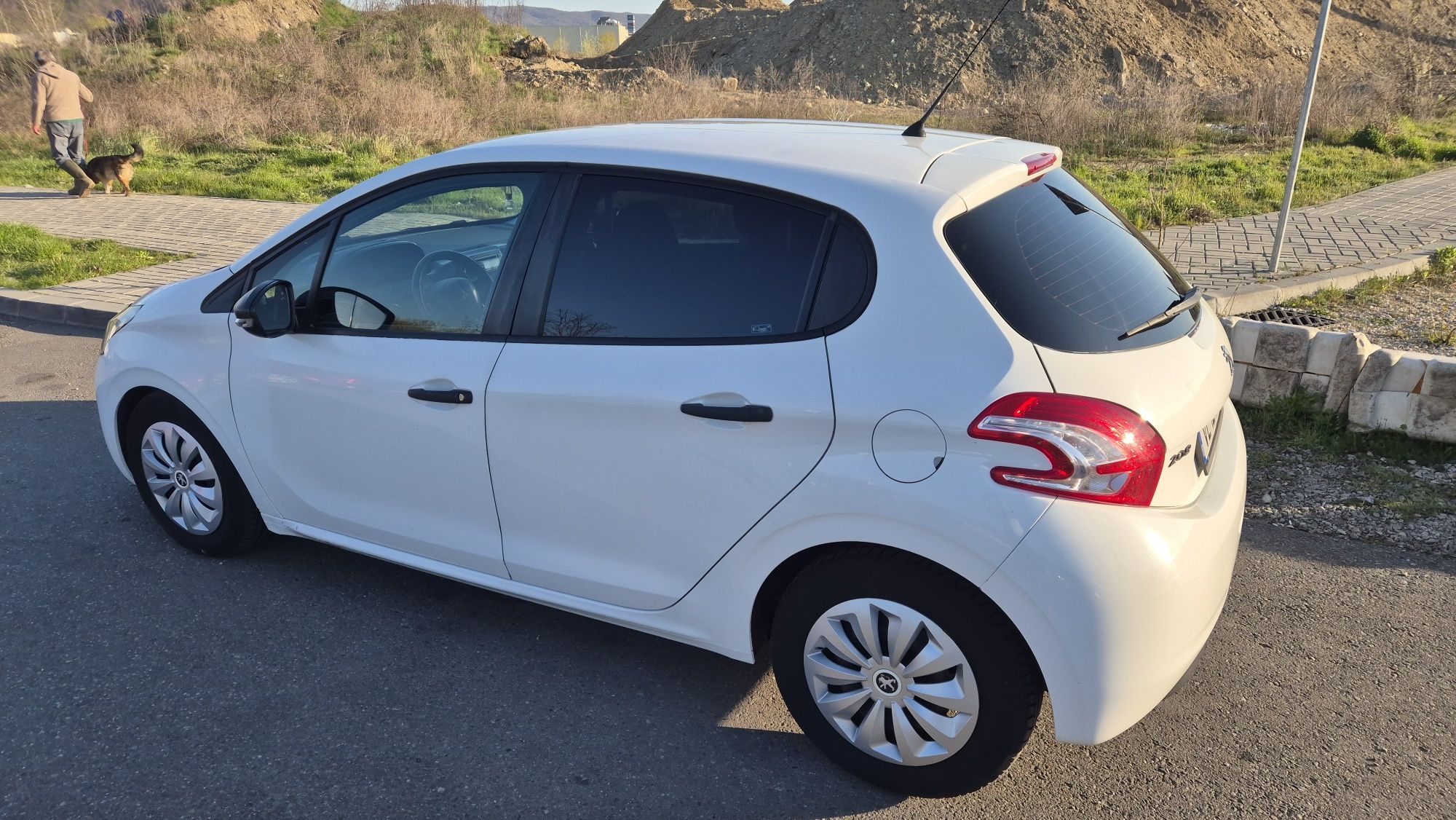 Peugeot 208 2013