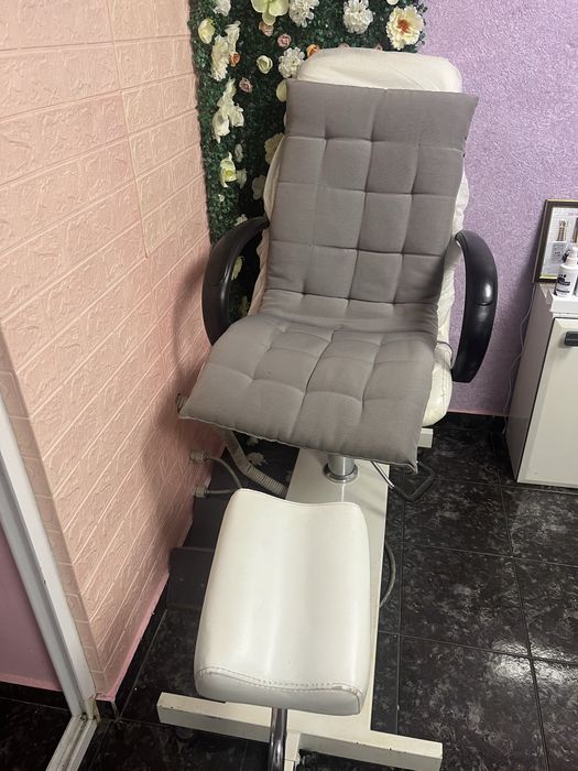 Стол за педикюр