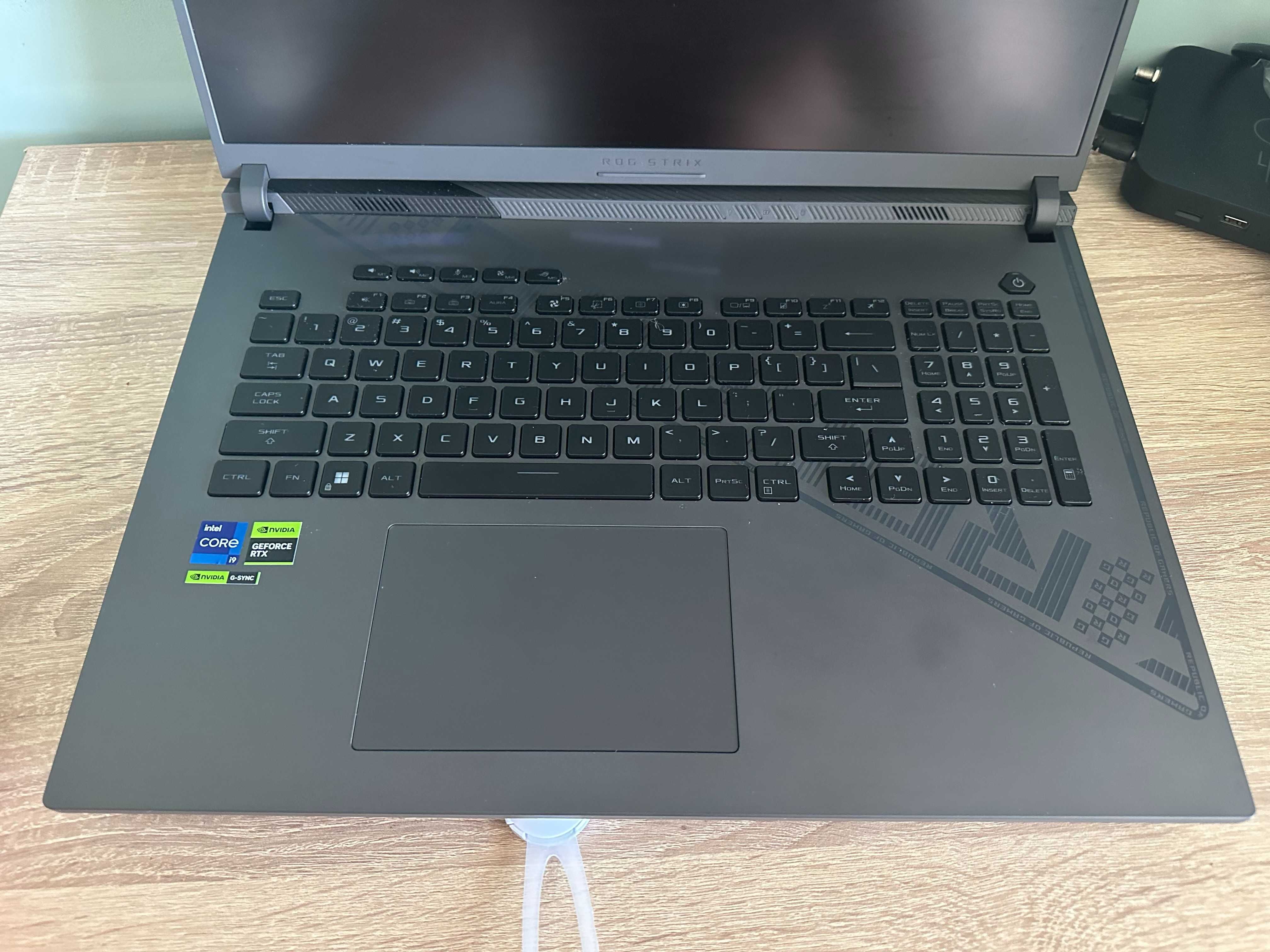 ASUS ROG Strix (G814) – i9-13980HX, RTX 4080 12GB, 18″ 240 Hz–като нов