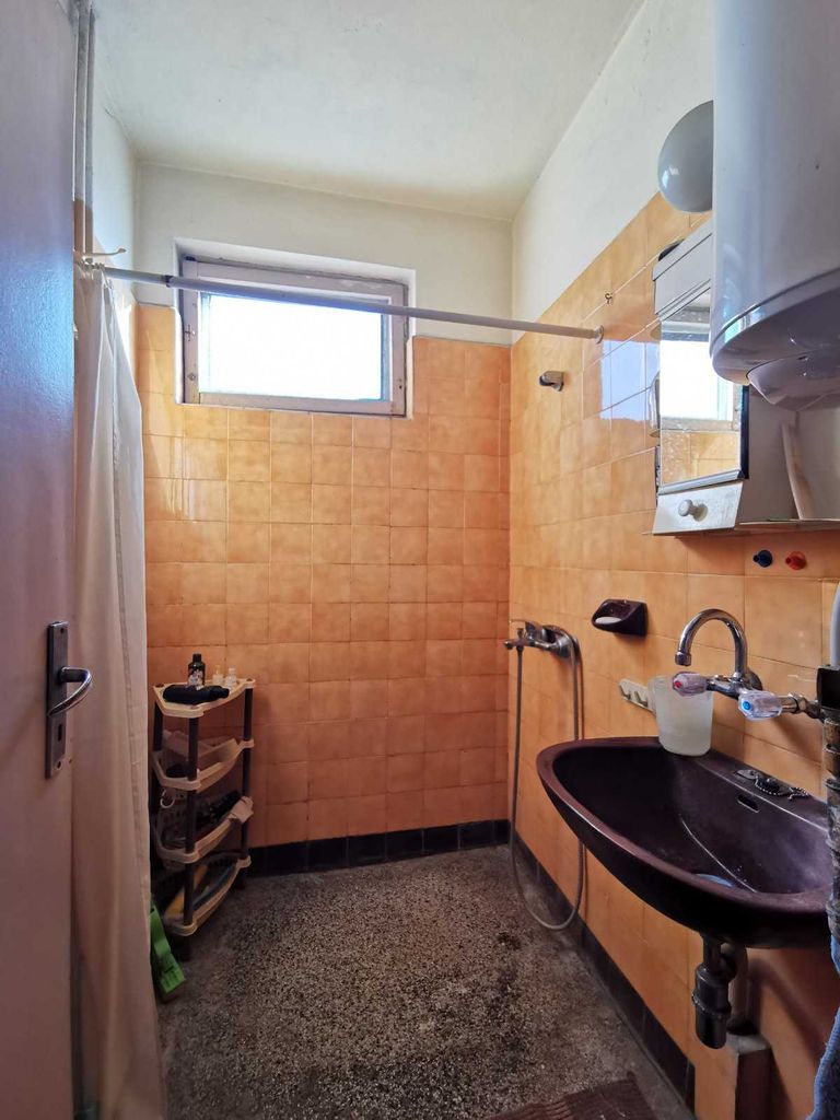 Продава се Тристаен апартамент в Русе, Център - 91 кв.м за 1528 €/кв.м - Снимка #11