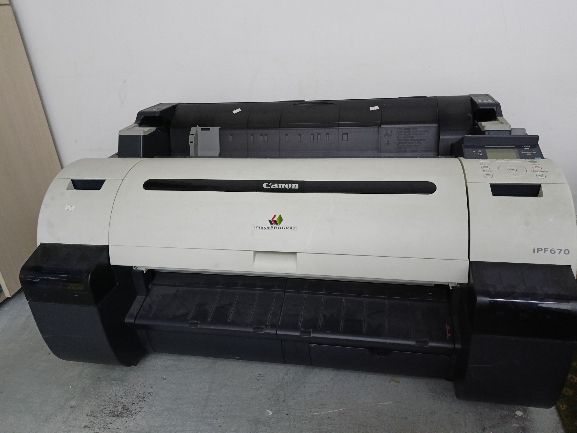 принтер (плоттер) Canon imagePROGRAF iPF670.