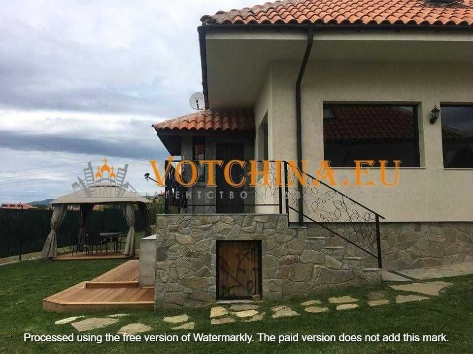 Продава се Къща в с. Кошарица, Област Бургас - 212 кв.м за 1180 €/кв.м - Снимка #1
