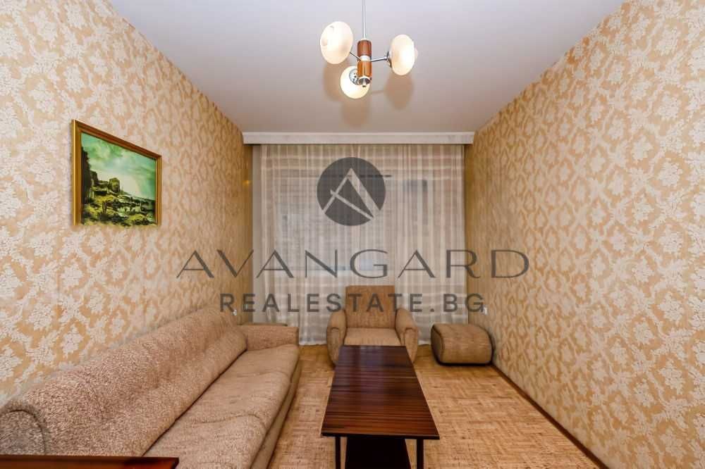 Продава се Двустаен апартамент в Пловдив, Център - 45 кв.м за 2665 €/кв.м - Снимка #2