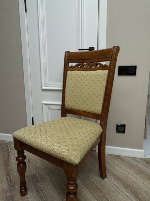 Стулья из натурально дерева. Малазия.  4 шт.