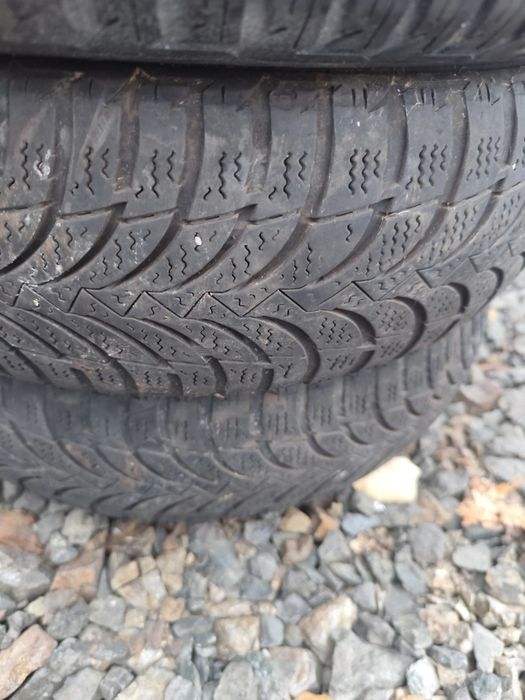 Set 4 anvelope  iarnă 165/65R14.