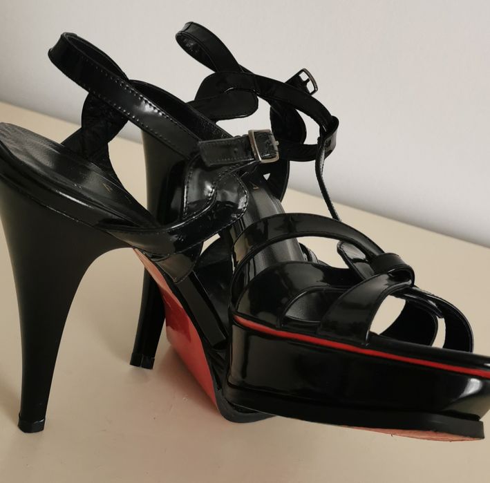 Sandale din piele lăcuita Epica mărimea 39