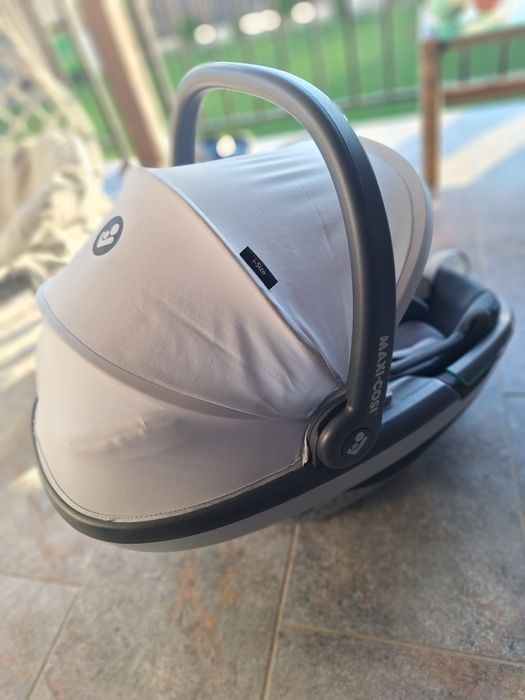Scoică maxi-cosi cu baza isofix