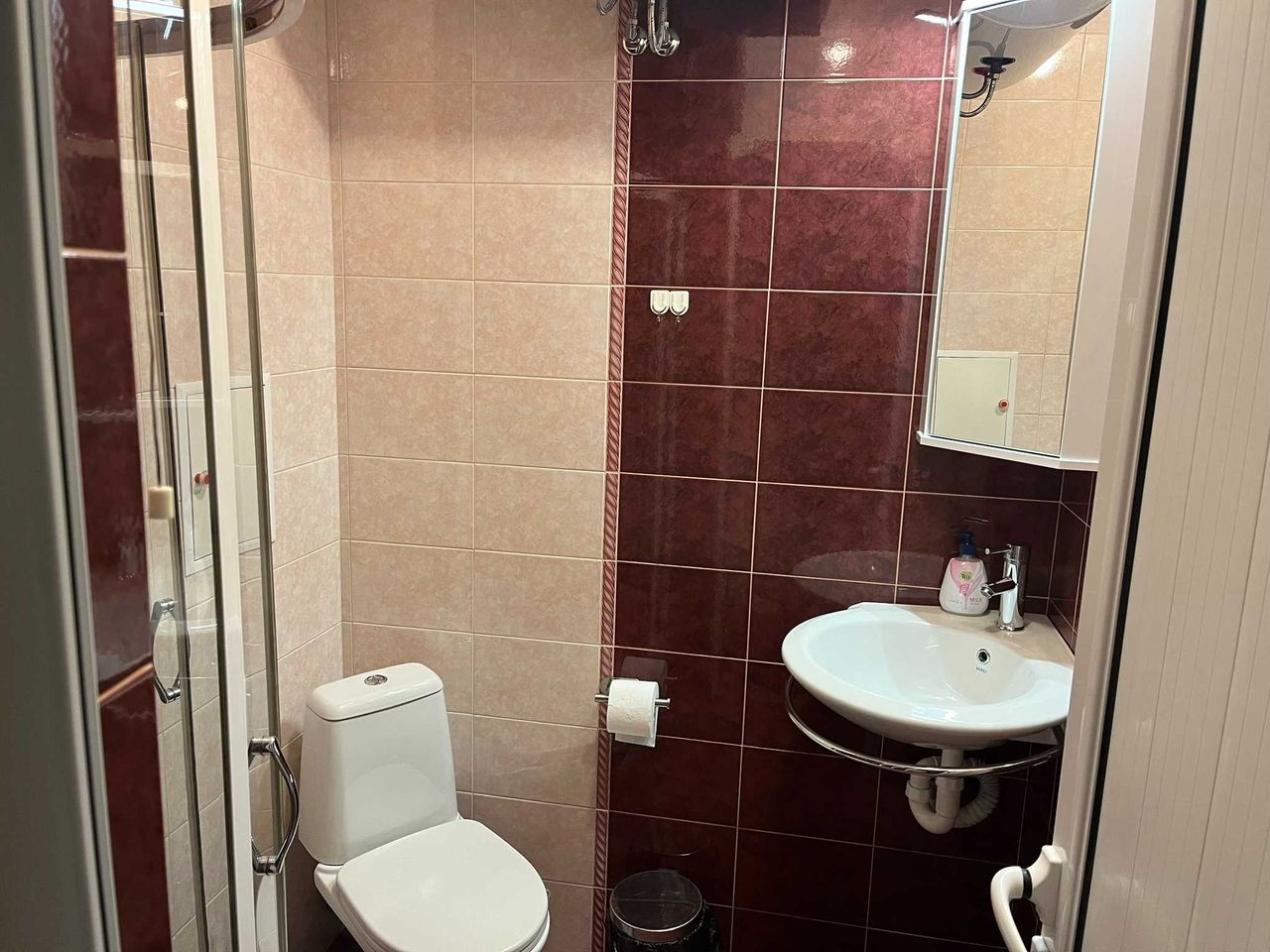 Дава се под наем Двустаен апартамент в Бургас, Лазур - 60 кв.м за 459 € - Снимка #6