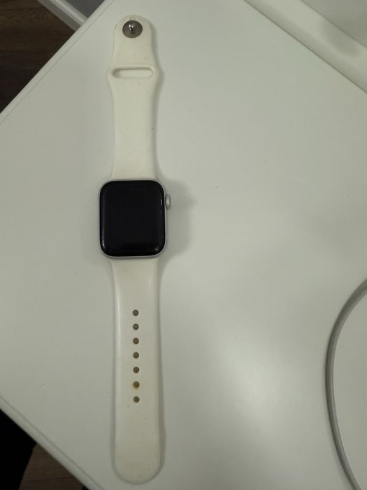 Apple watch5 in stare foarte buna , functioneaza perfect