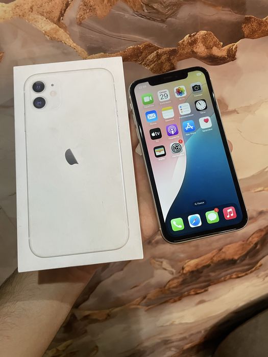 Продам телефон айфон 11 128Gb