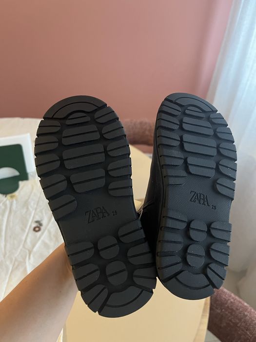 Чисто нови стилни боти Zara размер 25