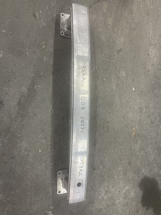 Основа на задна броня пежо 3008