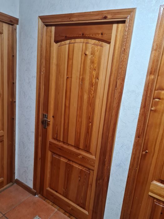 Продам двери деревянные