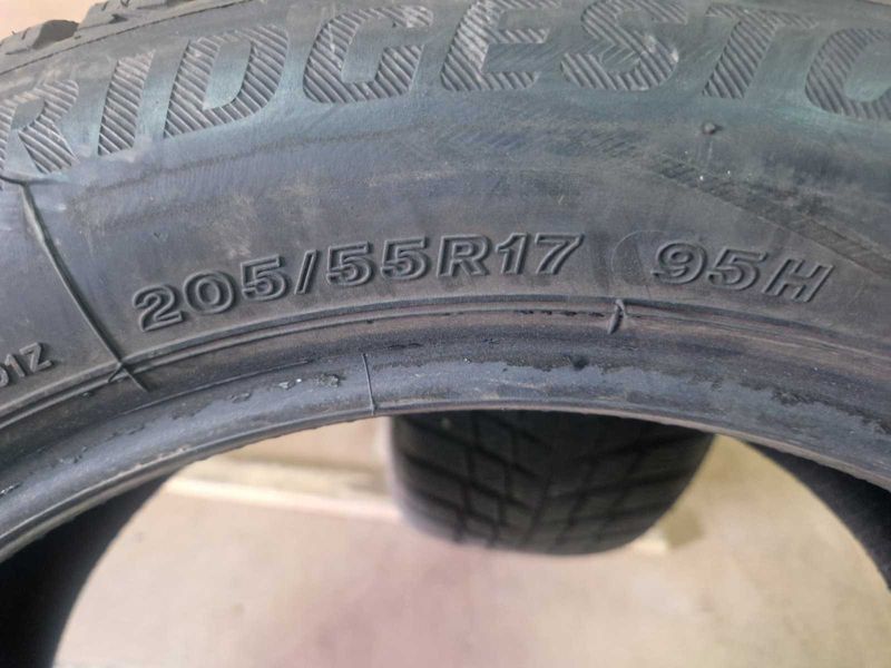 2 Bridgestone R17 205/55
зимни гуми DOT3718