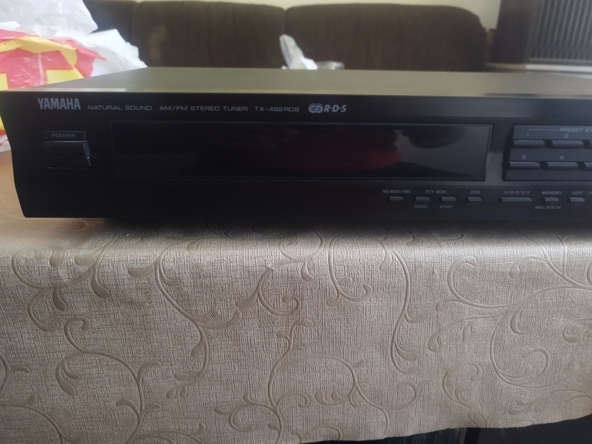 Yamaha TX-492 RDS отличен цифров тунер!